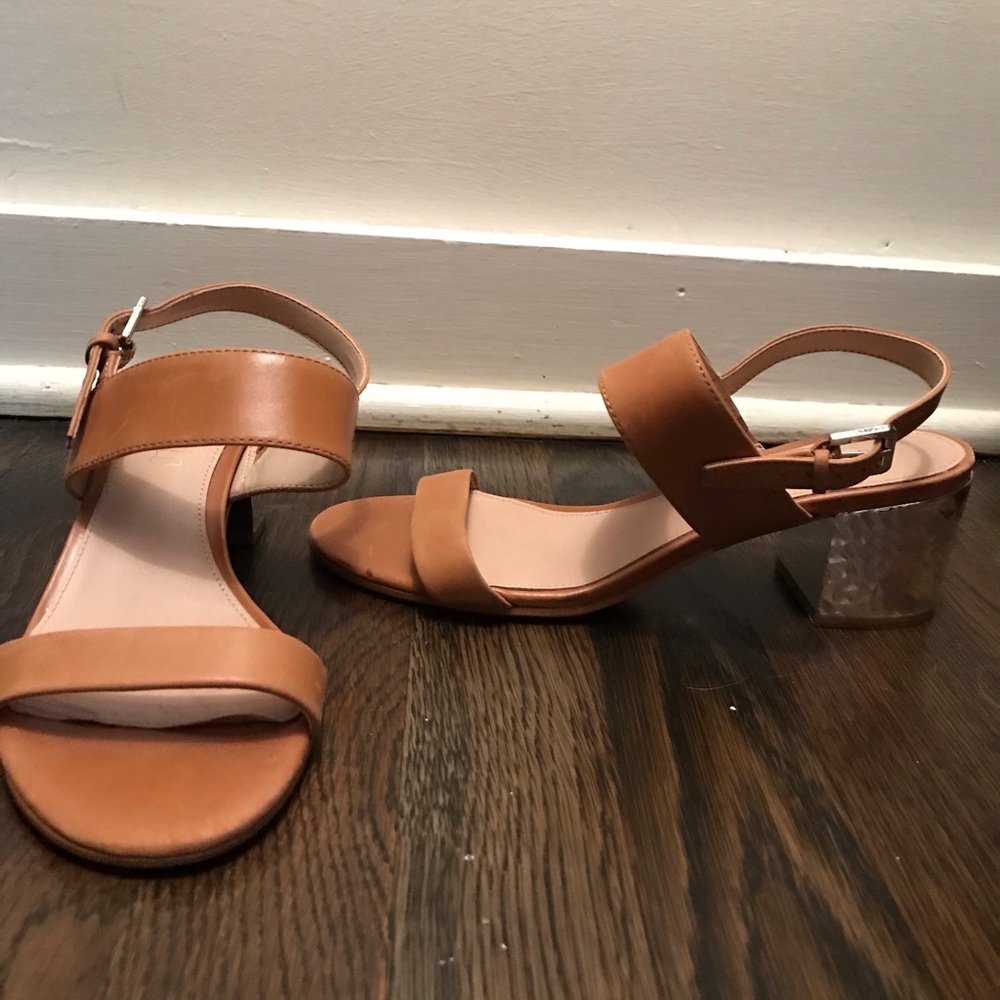 Kitten heels